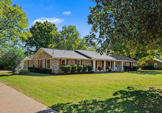 Photo 1 of Single family home for sale at 146 W Clearview Dr, Murfreesboro, TN 37128 | MLS# 3622196 | Listing updated on 2026-10-27
