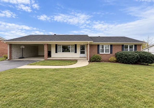 Single family home for sale at 133 Clearview Dr, McMinnville, TN 37110 | MLS# 3622213