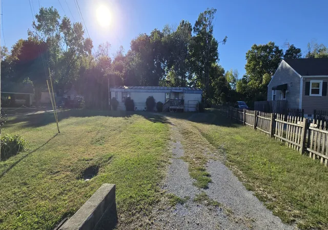 Photo 1 of Manufactured home for sale at 624 Eastview Cir #A, Franklin, TN 37064 | MLS# 3623501 | Listing updated on 2026-10-29