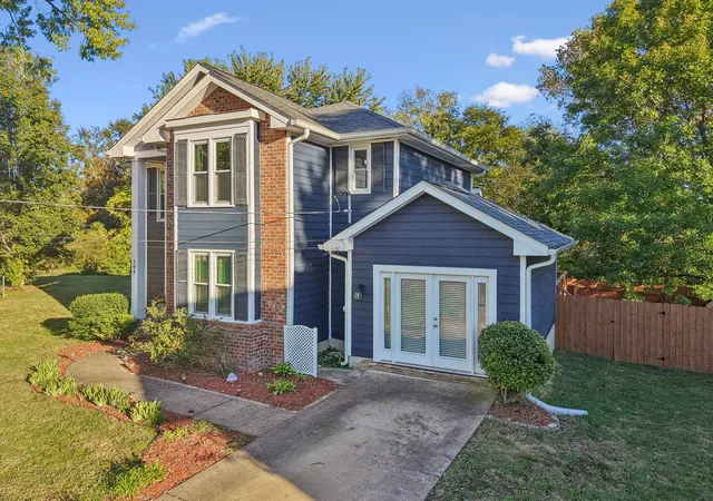 Photo 3 of Single family home for sale at 104 Creekside Ct, Hendersonville, TN 37075 | MLS# 3626168 | Listing updated on 2026-10-23
