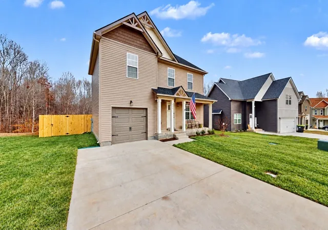 Photo 2 of Single family home for sale at 479 Ridge Top Ct, Clarksville, TN 37040 | MLS# 3622342 | Listing updated on 2026-10-27