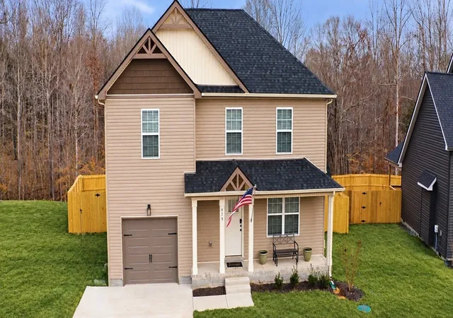 Photo 3 of Single family home for sale at 479 Ridge Top Ct, Clarksville, TN 37040 | MLS# 3622342 | Listing updated on 2026-10-27