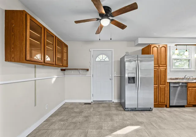 Photo 3 of Single family home for sale at 303 Carla Ct, Clarksville, TN 37043 | MLS# 3622338 | Listing updated on 2026-10-27