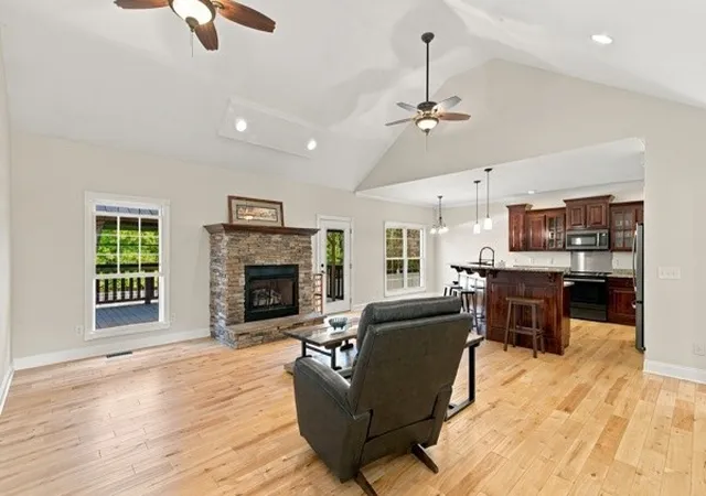 Photo 4 of Single family home for sale at 29 Rebecca Ln E, Estill Springs, TN 37330 | MLS# 3622373 | Listing updated on 2026-10-29