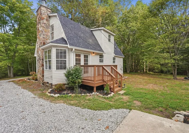 Photo 3 of Single family home for sale at 241 Wigwam St, Sparta, TN 38583 | MLS# 3622380 | Listing updated on 2026-10-19