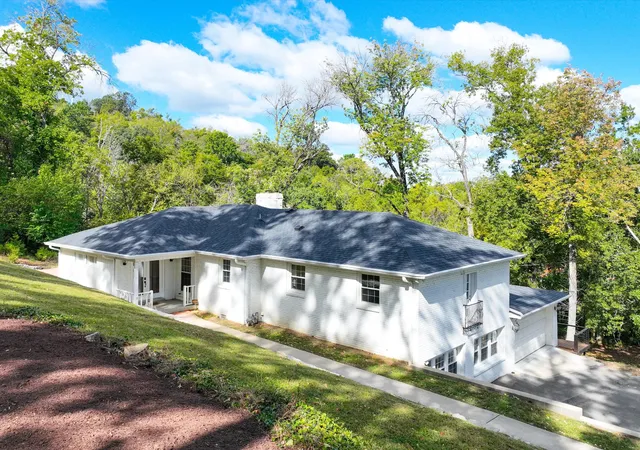 Photo 1 of Single family home for sale at 1504 Dresden Cir, Nashville, TN 37215 | MLS# 3622528 | Listing updated on 2026-10-30