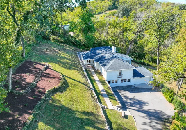 Photo 2 of Single family home for sale at 1504 Dresden Cir, Nashville, TN 37215 | MLS# 3622528 | Listing updated on 2026-10-30