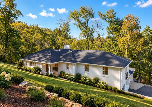Photo 4 of Single family home for sale at 1504 Dresden Cir, Nashville, TN 37215 | MLS# 3622528 | Listing updated on 2026-10-30