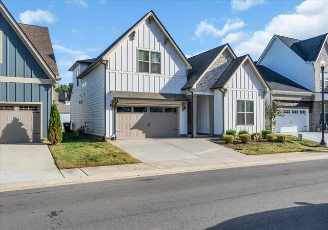 Photo 2 of Single family home for sale at 3626 Jacaranda Ln, Murfreesboro, TN 37129 | MLS# 3623770 | Listing updated on 2026-10-30