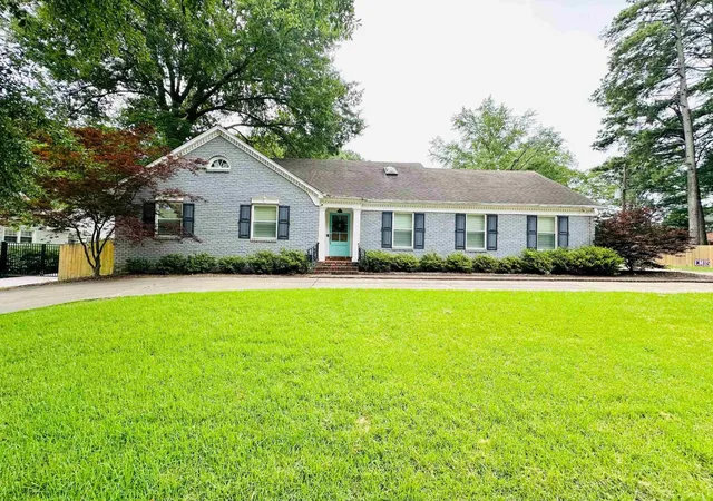 Single family home for sale at 4517 Laurelwood Dr, Memphis, TN 38117 | MLS# 3622419