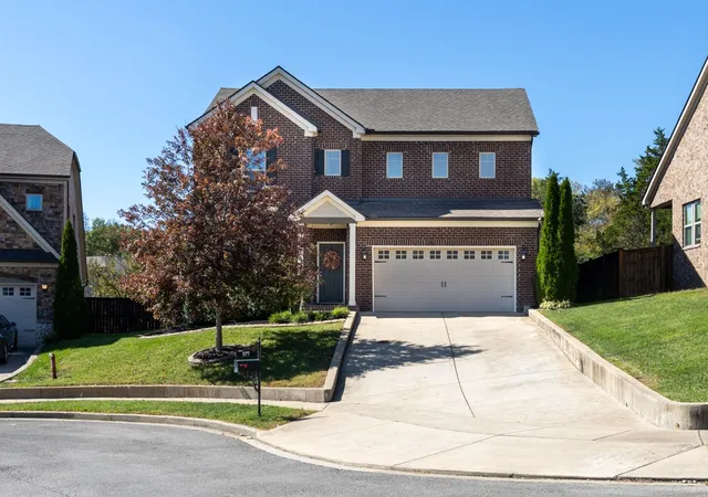 Photo 1 of Single family home for sale at 577 Fall Crk Cir, Goodlettsville, TN 37072 | MLS# 3624054 | Listing updated on 2026-10-28