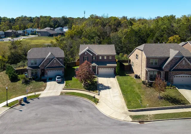 Photo 1 of Single family home for sale at 577 Fall Crk Cir, Goodlettsville, TN 37072 | MLS# 3624054 | Listing updated on 2026-10-28