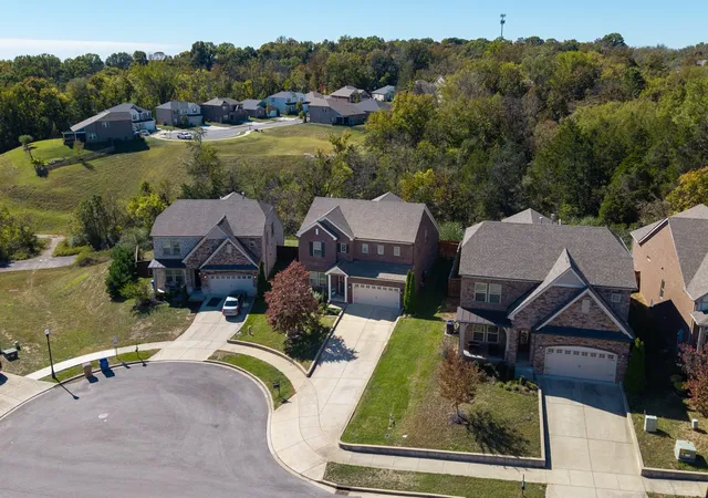 Photo 2 of Single family home for sale at 577 Fall Crk Cir, Goodlettsville, TN 37072 | MLS# 3624054 | Listing updated on 2026-10-28