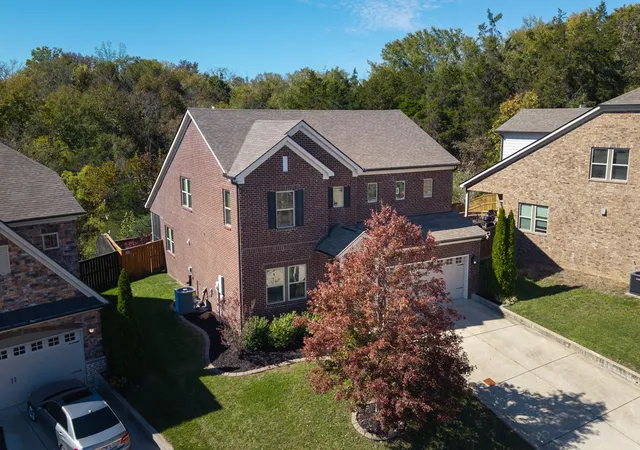 Photo 4 of Single family home for sale at 577 Fall Crk Cir, Goodlettsville, TN 37072 | MLS# 3624054 | Listing updated on 2026-10-28