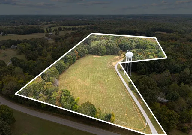 Photo 1 of Single family home for sale at 9476 Elk Ridge Rd, Mount Pleasant, TN 38474 | MLS# 3622748 | Listing updated on 2026-10-28