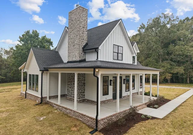 Photo 3 of Single family home for sale at 9476 Elk Ridge Rd, Mount Pleasant, TN 38474 | MLS# 3622748 | Listing updated on 2026-10-28