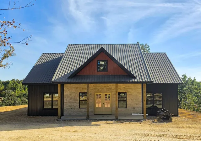 Photo 1 of Single family home for sale at 2443 Highway 438, Centerville, TN 37033 | MLS# 3623663 | Listing updated on 2026-10-27
