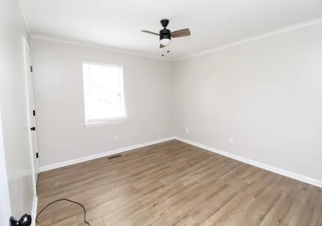 Photo 4 of Single family home for sale at 104 Lee Ln, Hopkinsville, KY 42240 | MLS# 3622454 | Listing updated on 2026-10-21