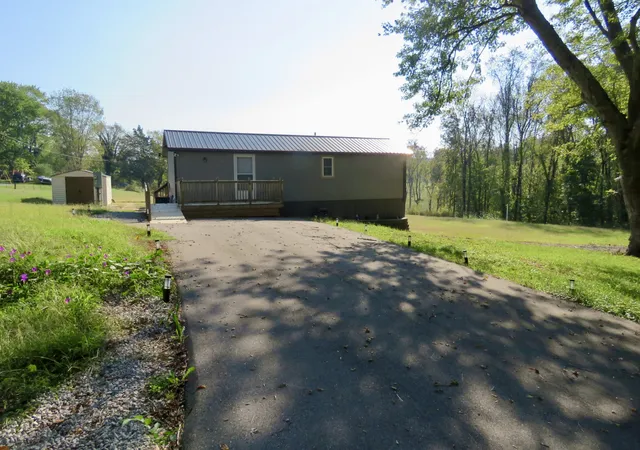 Photo 1 of Single family home for sale at 120 Brogden Rd, Sparta, TN 38583 | MLS# 3622462 | Listing updated on 2026-10-20