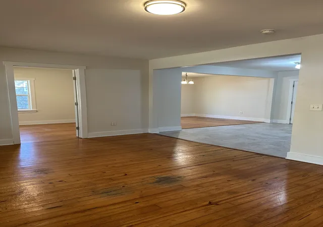 Photo 2 of Single family home for sale at 1005 Kendrick St, Clarksville, TN 37043 | MLS# 3622759 | Listing updated on 2026-10-23