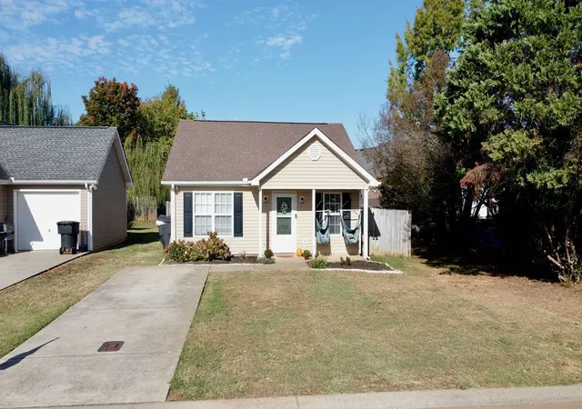 Single family home for sale at 2710 Oxford Hall Ave, Murfreesboro, TN 37128 | MLS# 3628392