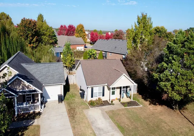 Photo 2 of Single family home for sale at 2710 Oxford Hall Ave, Murfreesboro, TN 37128 | MLS# 3628392 | Listing updated on 2026-10-30