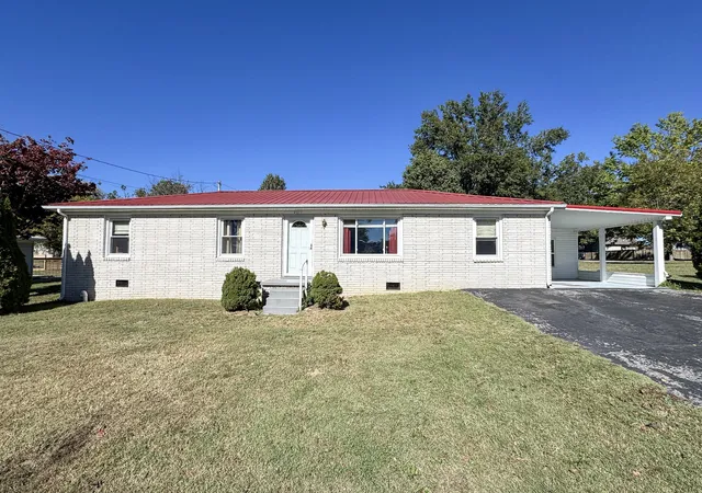 Photo 2 of Single family home for sale at 1973 Stevens Dr, Westmoreland, TN 37186 | MLS# 3626219 | Listing updated on 2026-10-23