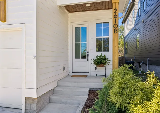 Photo 2 of Single family home for sale at 2610b Barclay Dr, Nashville, TN 37206 | MLS# 3624174 | Listing updated on 2026-10-23