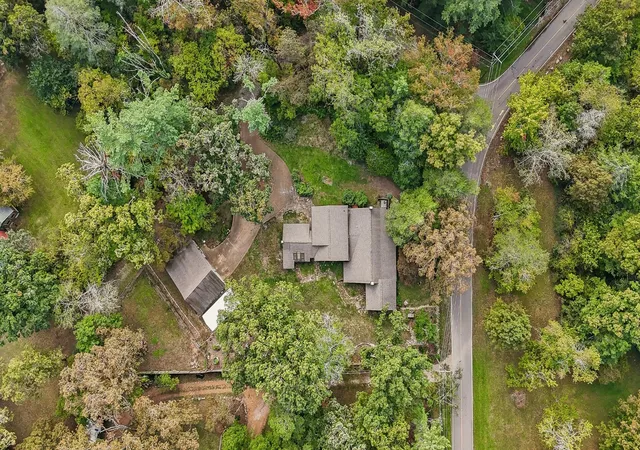 Photo 3 of Single family home for sale at 426 Glenway Ave, Signal Mountain, TN 37377 | MLS# 3622573 | Listing updated on 2026-10-20