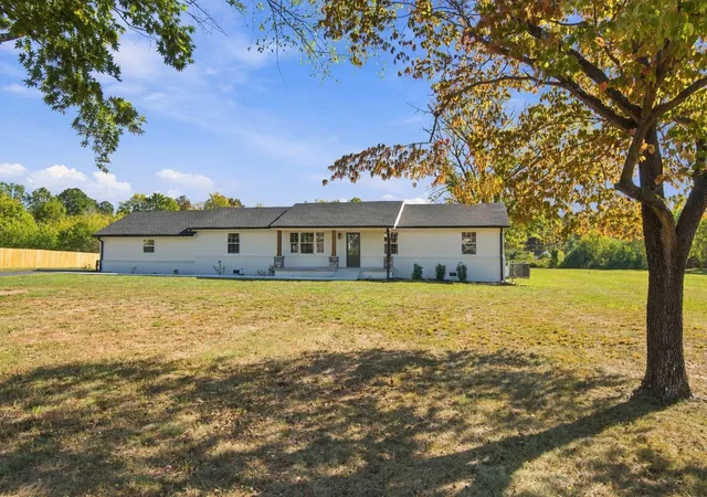 Single family home for sale at 3730 Old Manchester Hwy, Tullahoma, TN 37388 | MLS# 3627006