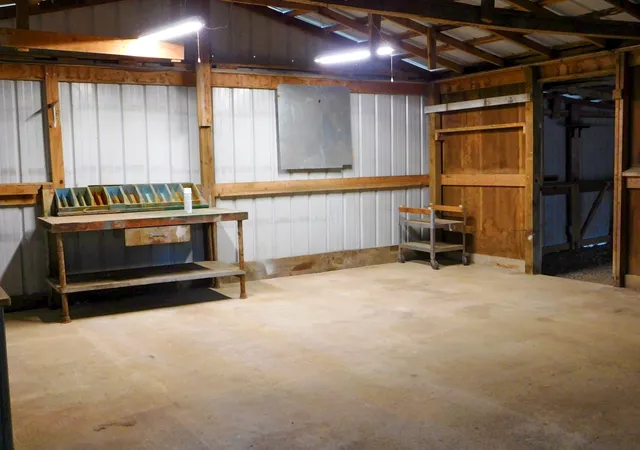 Photo 4 of Single family home for sale at 214 Lantz Rd, Lawrenceburg, TN 38464 | MLS# 3623883 | Listing updated on 2026-10-22