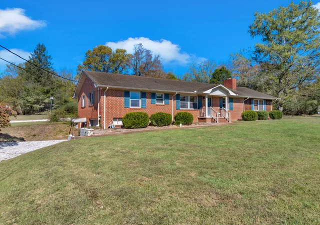 Photo 2 of Single family home for sale at 454 Redbud Cir, Manchester, TN 37355 | MLS# 3628584 | Listing updated on 2026-10-29