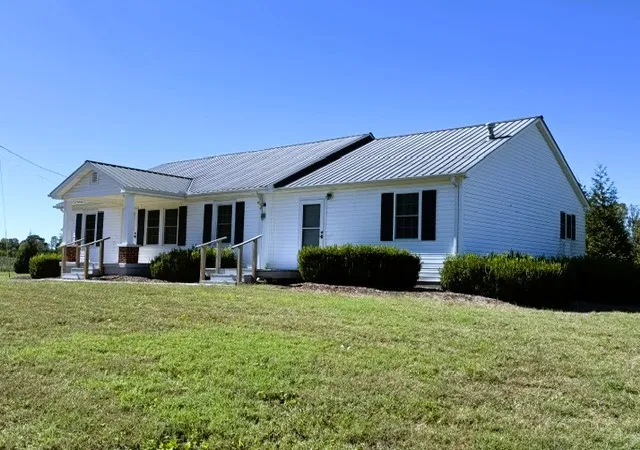 Photo 1 of Single family home for sale at 5677 Francis Fry Rd, Mc Minnville, TN 37110 | MLS# 3622707 | Listing updated on 2026-10-21
