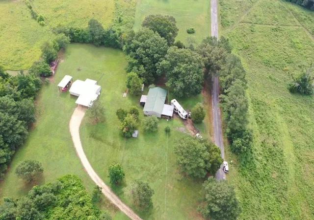 Photo 3 of Single family home for sale at 455 Rawls Rd, Paris, TN 38242 | MLS# 3622728 | Listing updated on 2026-10-29