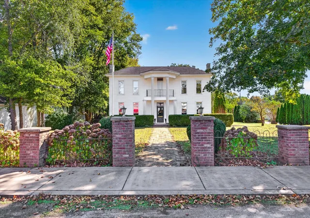 Photo 2 of Single family home for sale at 110 N Main St, La Fayette, KY 42254 | MLS# 3622720 | Listing updated on 2026-10-22