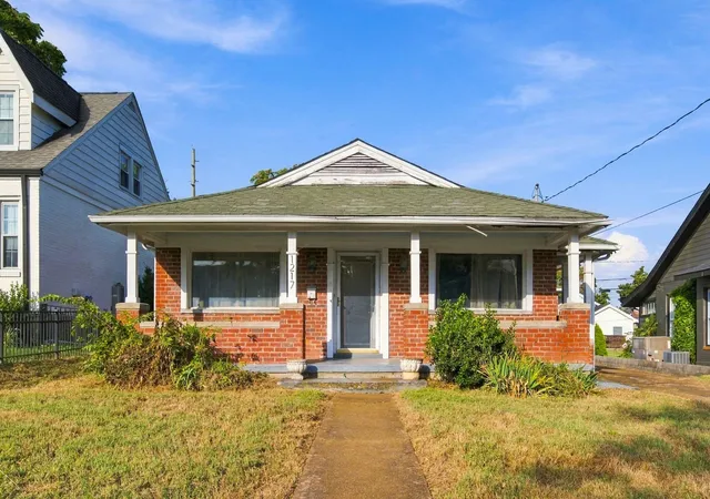 Photo 1 of Single family home for sale at 1217 Villa Pl, Nashville, TN 37212 | MLS# 3626053 | Listing updated on 2026-10-23