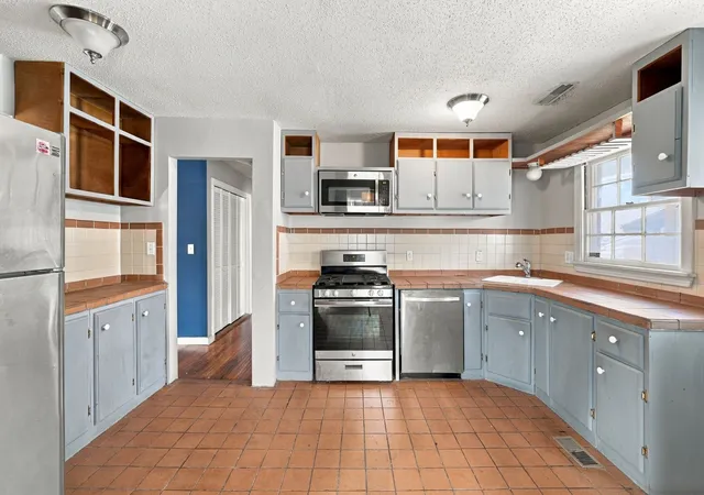 Photo 3 of Single family home for sale at 1217 Villa Pl, Nashville, TN 37212 | MLS# 3626053 | Listing updated on 2026-10-23