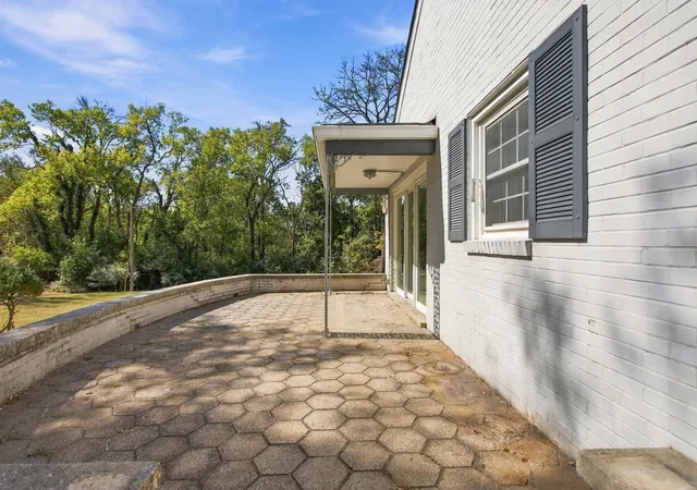 Photo 4 of Single family home for sale at 810 Academy Ln, Columbia, TN 38401 | MLS# 3626245 | Listing updated on 2026-10-23