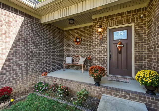 Photo 3 of Single family home for sale at 1703 Aster Dr, Columbia, TN 38401 | MLS# 3622950 | Listing updated on 2026-10-20