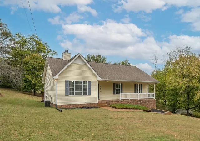 Photo 1 of Single family home for sale at 205 Austell Dr, Columbia, TN 38401 | MLS# 3624368 | Listing updated on 2026-10-23