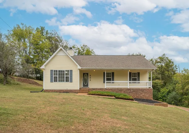 Photo 3 of Single family home for sale at 205 Austell Dr, Columbia, TN 38401 | MLS# 3624368 | Listing updated on 2026-10-23