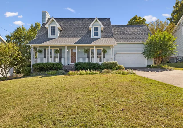 Single family home for sale at 105 Saint Martins Ln, Smyrna, TN 37167 | MLS# 3622799