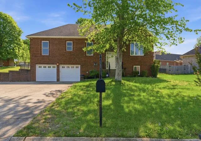 Photo 2 of Single family home for sale at 2010 Rebekah Dr, Greenbrier, TN 37073 | MLS# 3624906 | Listing updated on 2026-10-23