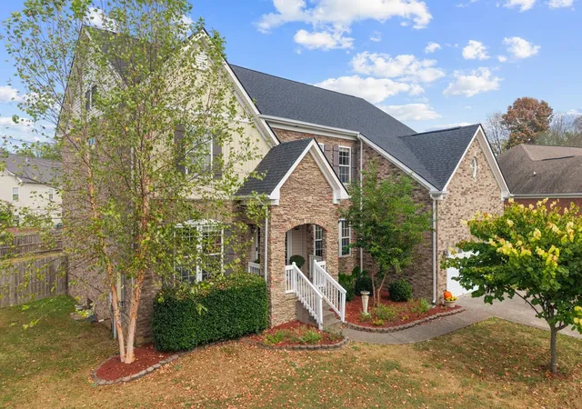 Photo 1 of Single family home for sale at 1021 Queens Pl, Spring Hill, TN 37174 | MLS# 3623321 | Listing updated on 2026-10-25
