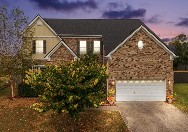 Photo 1 of Single family home for sale at 1021 Queens Pl, Spring Hill, TN 37174 | MLS# 3623321 | Listing updated on 2026-10-25