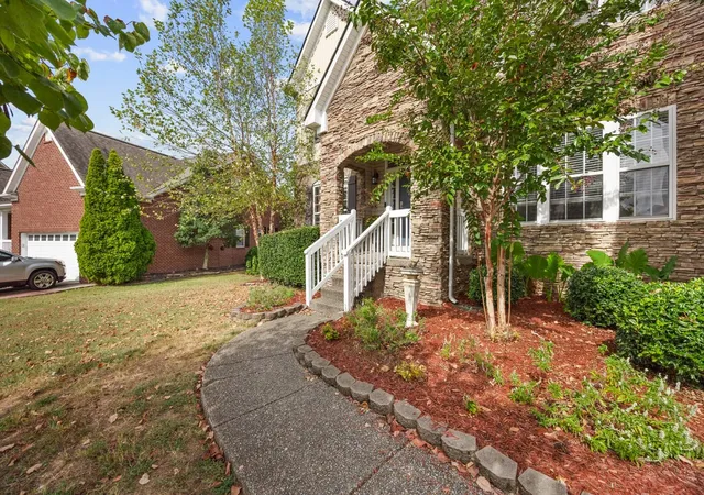 Photo 4 of Single family home for sale at 1021 Queens Pl, Spring Hill, TN 37174 | MLS# 3623321 | Listing updated on 2026-10-25