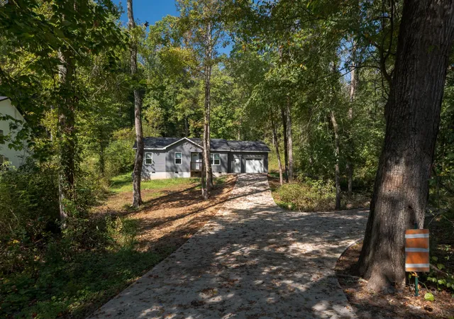 Photo 3 of Sale Pending at 7607 Dayton Pike, Hixson, TN 37343 | MLS# 3623132 | Listing updated on 2026-10-24