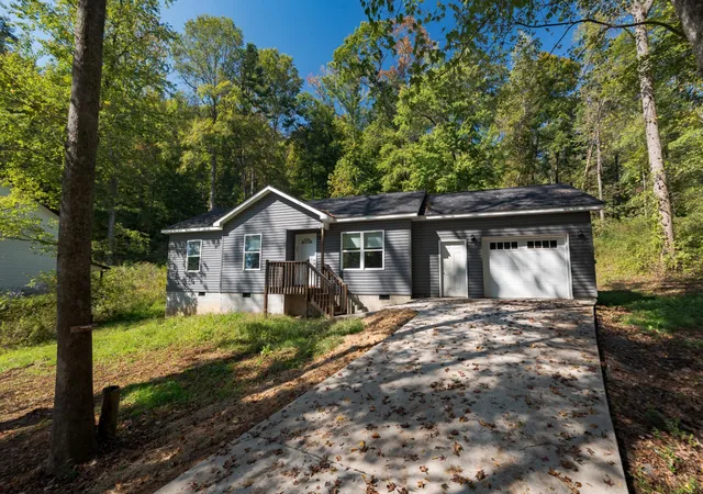Photo 4 of Sale Pending at 7607 Dayton Pike, Hixson, TN 37343 | MLS# 3623132 | Listing updated on 2026-10-24