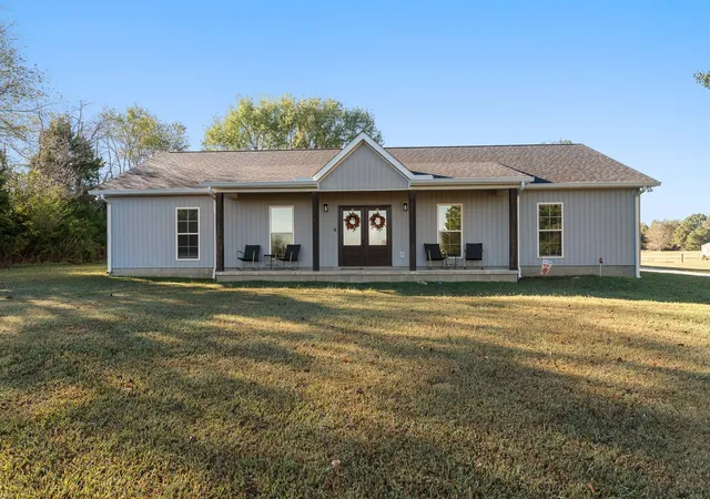 Single family home for sale at 10 Farris Ln, Leoma, TN 38468 | MLS# 3622858
