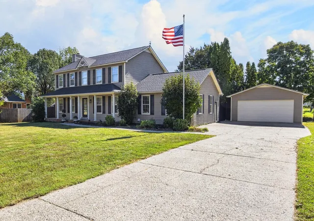Photo 2 of Single family home for sale at 2407 Riverstone Dr, Murfreesboro, TN 37128 | MLS# 3623527 | Listing updated on 2026-10-27